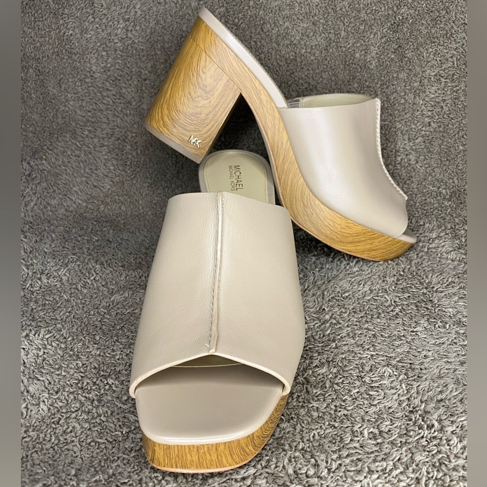 NWOT Michael Kors Aldrich platform mules size 9